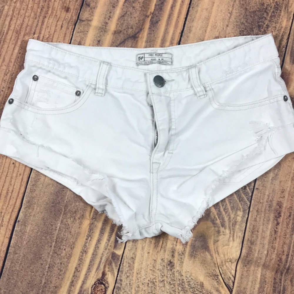 (D) White short free people